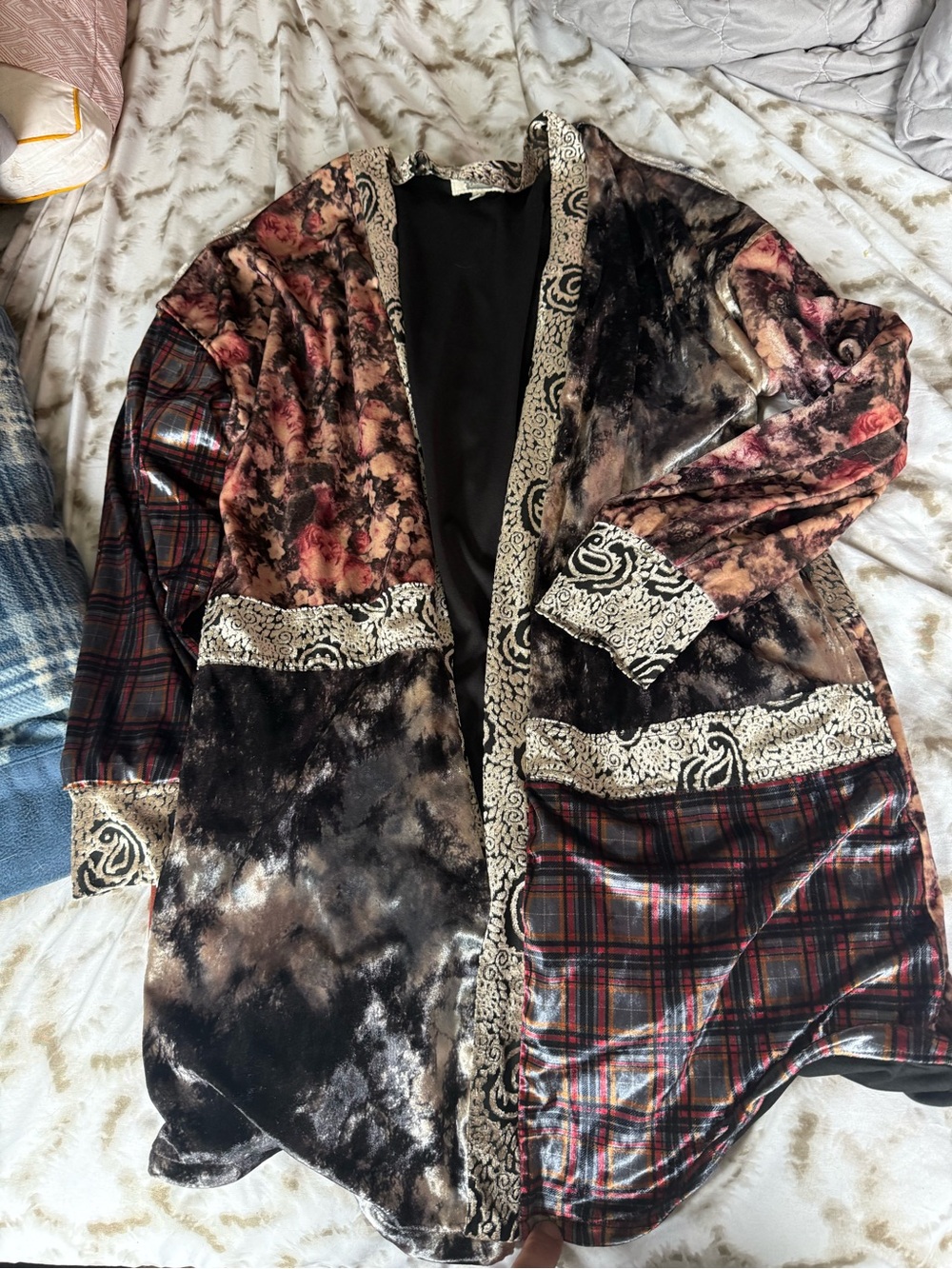 gimmicks by BKE Multicolor Velvet & Plaid Patchwork Cardigan
